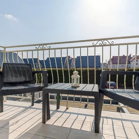 Liliowa Seaside By Renters アパート デンプキ